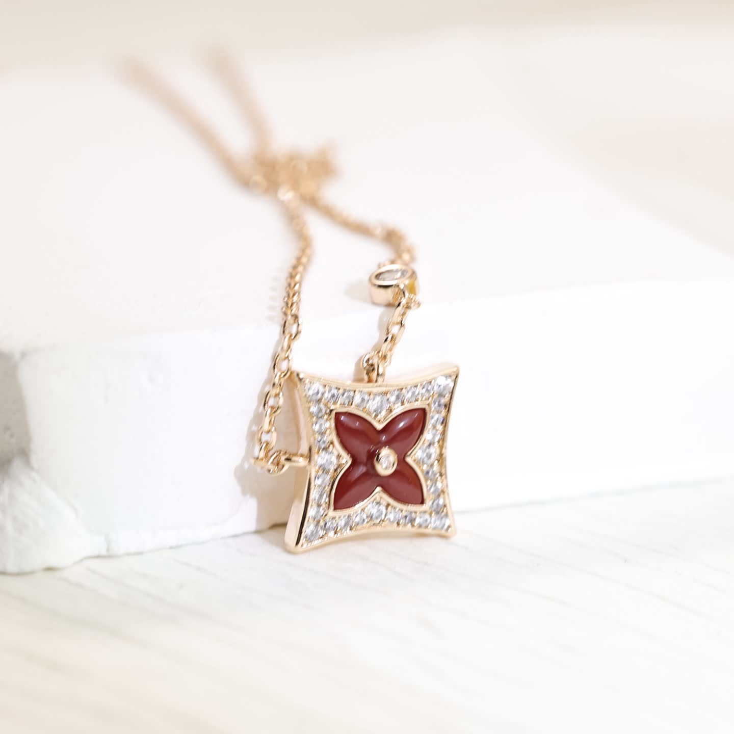 Louis Vuitton Luxury Gold and Diamond Pendant Necklace